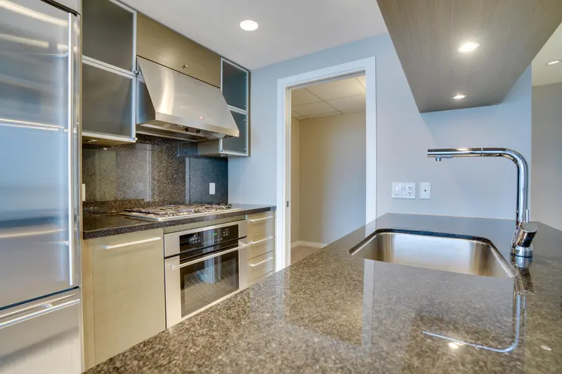 3105 833 SEYMOUR STREET - photo 2 of 16