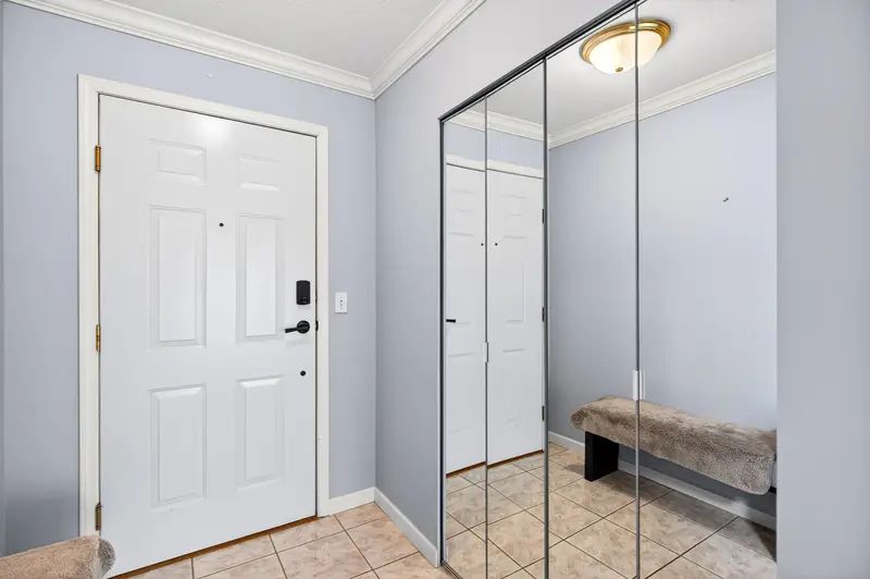 205 19142 122 AVENUE - photo 3 of 23