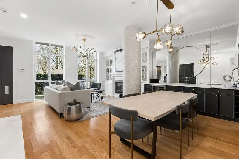 471 BEACH CRESCENT - photo 2 of 25