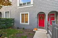 123 8168 136A STREET - thumbnail 2