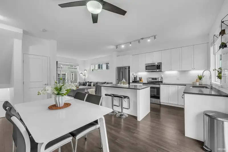 55 15850 85 AVENUE - photo 3 of 31