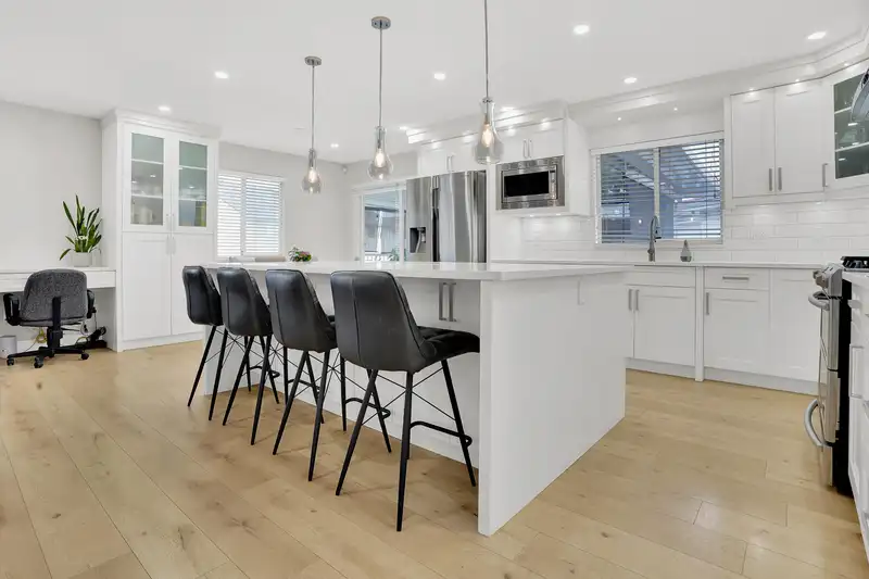 13711 90A AVENUE - photo 4 of 14