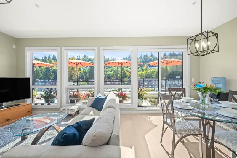 605 3038 ST GEORGE STREET - photo 1 of 25