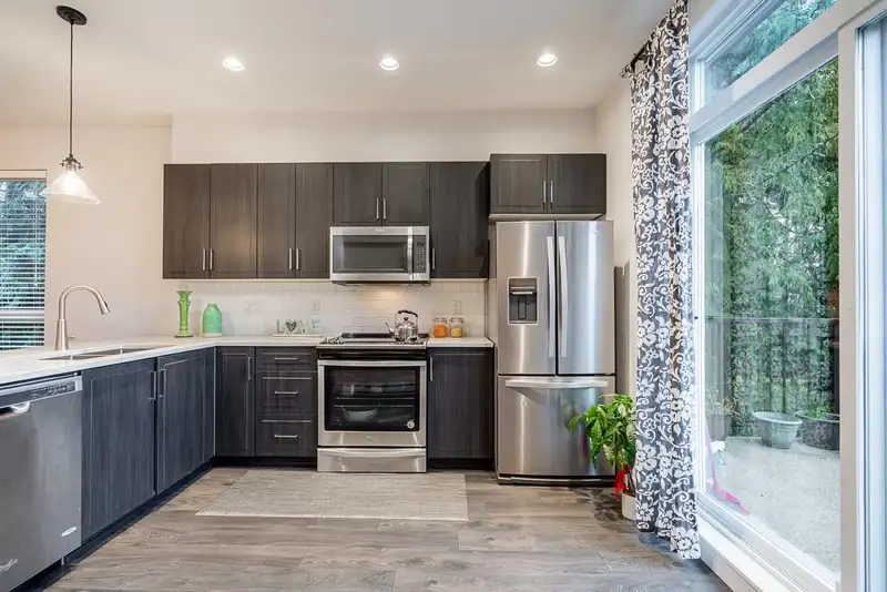 42 14555 68 AVENUE - photo 4 of 25