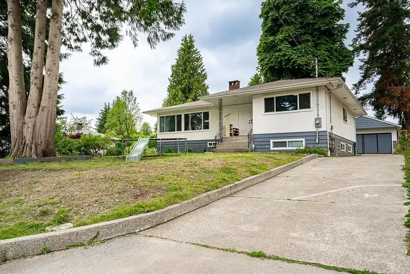 10875 143 STREET - photo 1 of 34