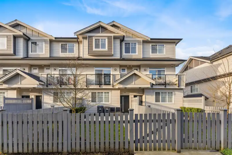 175 13898 64 AVENUE - photo 1 of 35