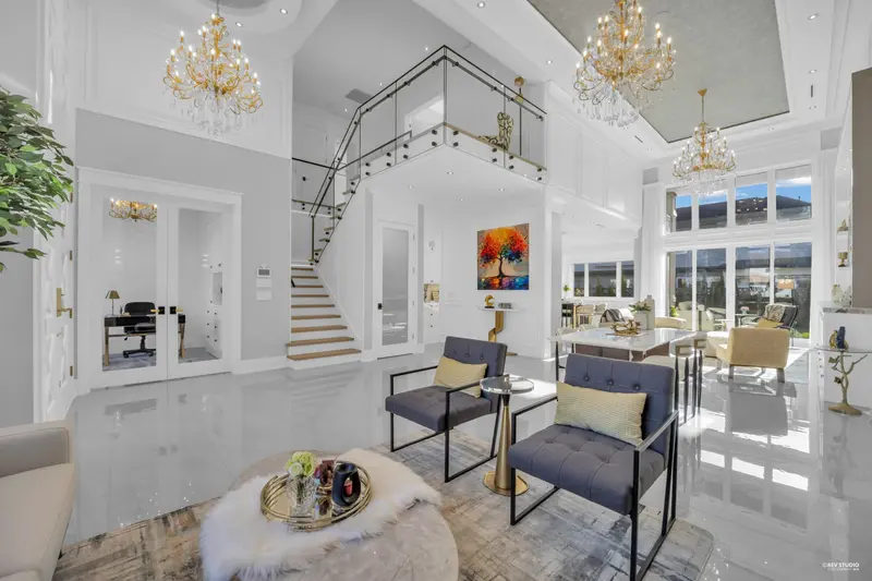 6360 NADINE CRESCENT - photo 3 of 25