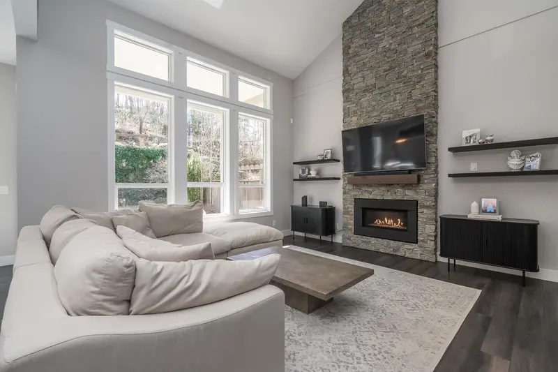 22822 136 AVENUE - photo 4 of 25