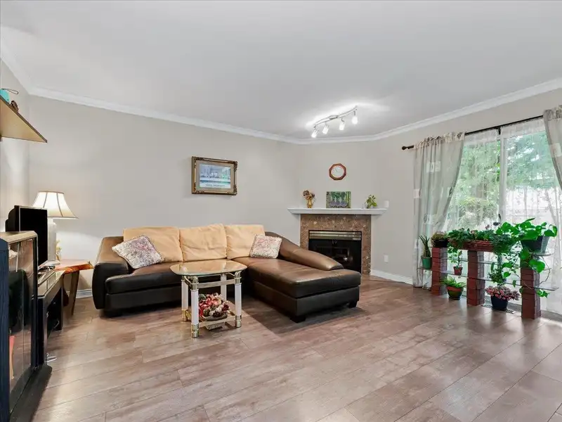 14 9926 151 STREET - photo 3 of 24