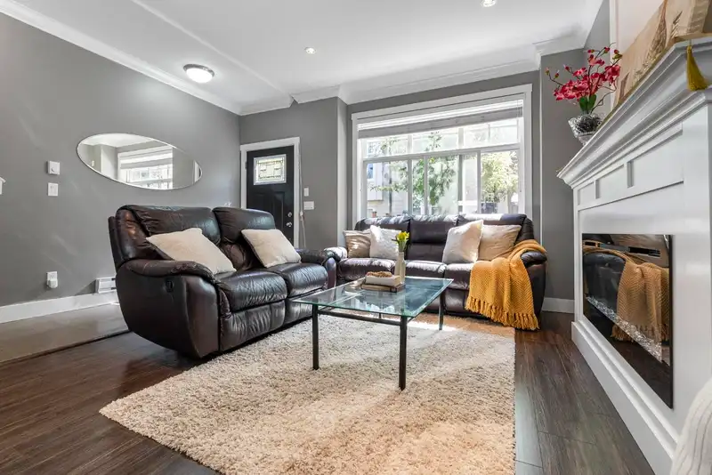 90 13670 62 AVENUE - photo 3 of 37