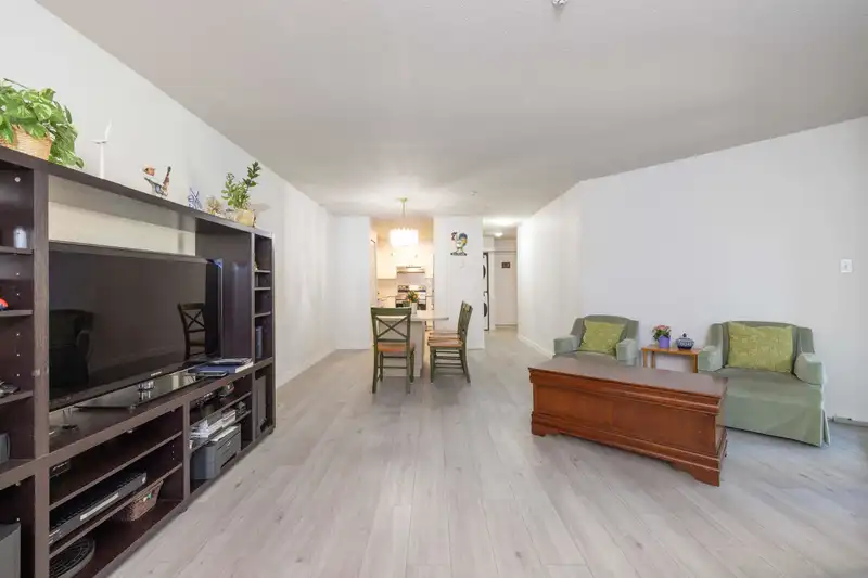 216 13727 74 AVENUE - photo 4 of 22
