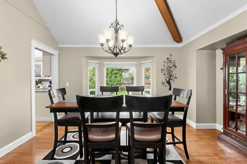 16279 79 AVENUE - photo 4 of 25
