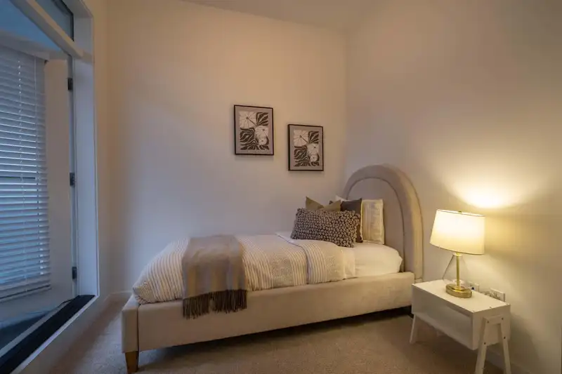 508 15835 85 AVENUE - photo 3 of 26