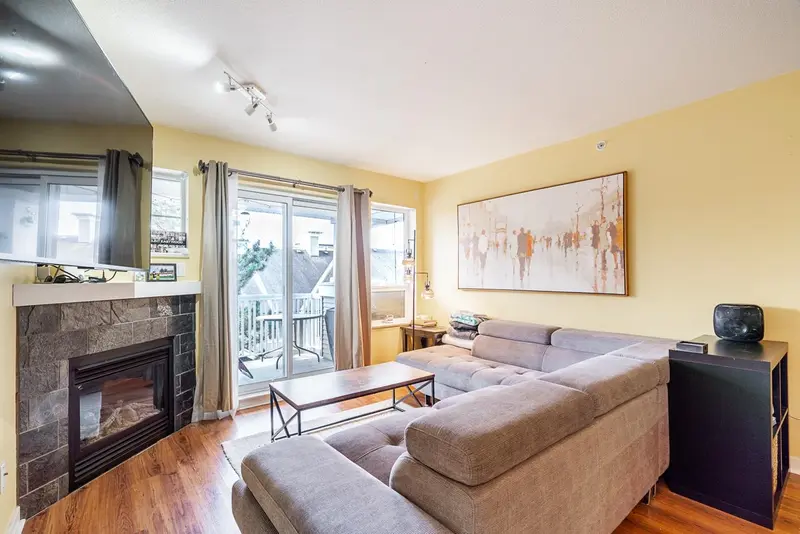 412 20750 DUNCAN WAY - photo 4 of 25