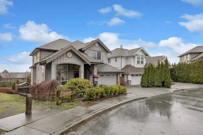 1310 FIFESHIRE STREET - photo 1 of 25