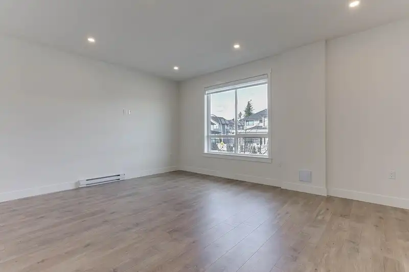 43 12830 62 AVENUE - photo 4 of 33