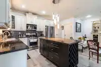 19470 72 AVENUE - thumbnail 11