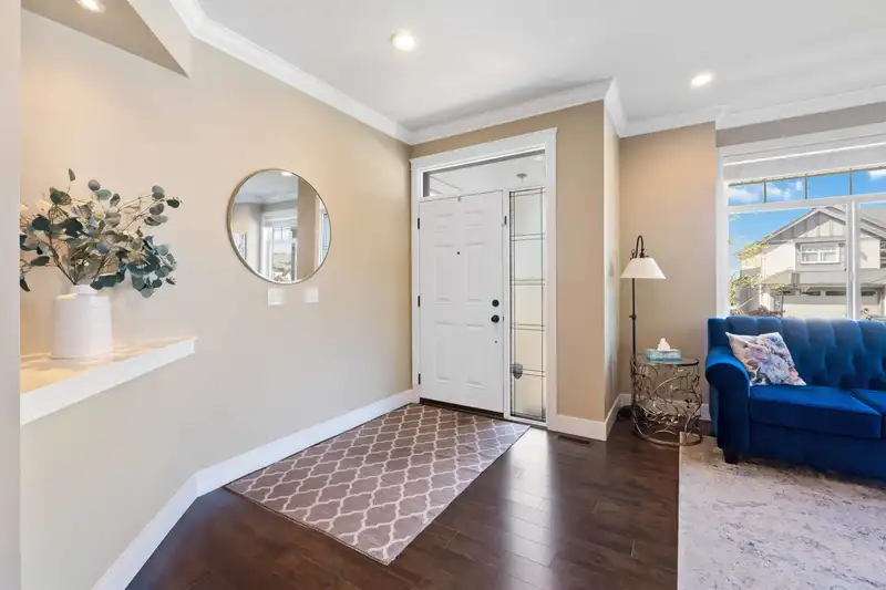14772 61A AVENUE - photo 4 of 36