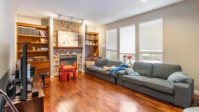7287 147A STREET - photo 2 of 32
