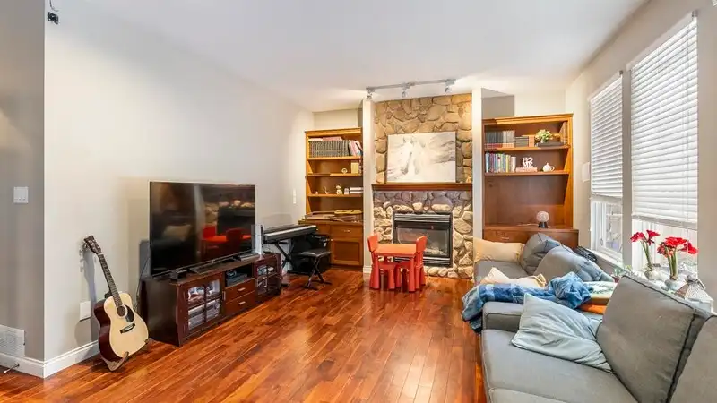 7287 147A STREET - photo 4 of 32