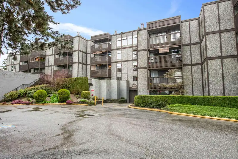 114 9672 134 STREET - photo 1 of 18