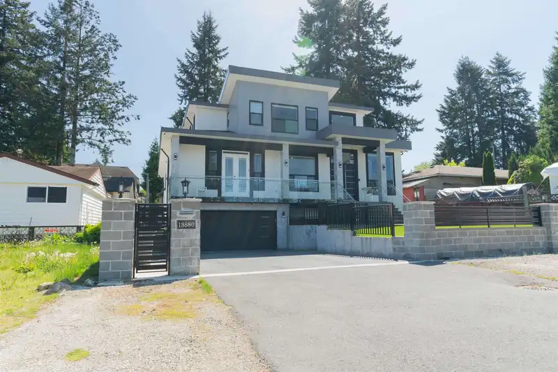 13880 78A AVENUE - photo 2 of 40