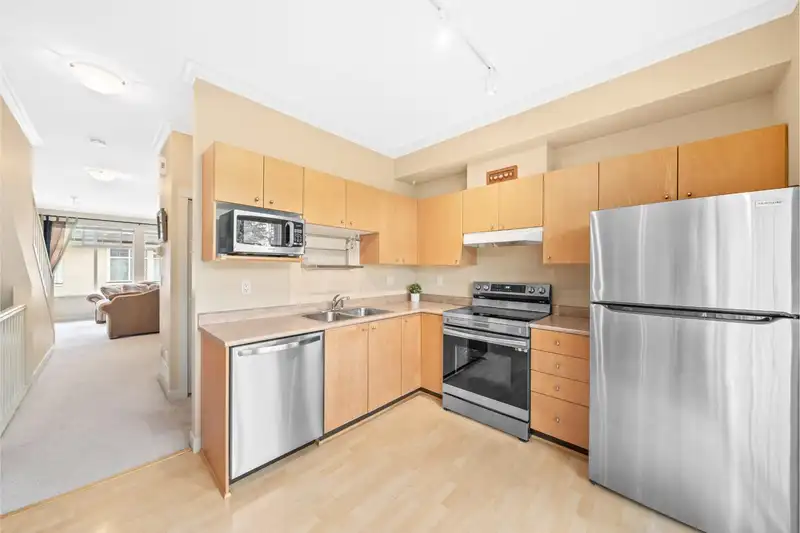 50 8383 159 STREET - photo 3 of 35