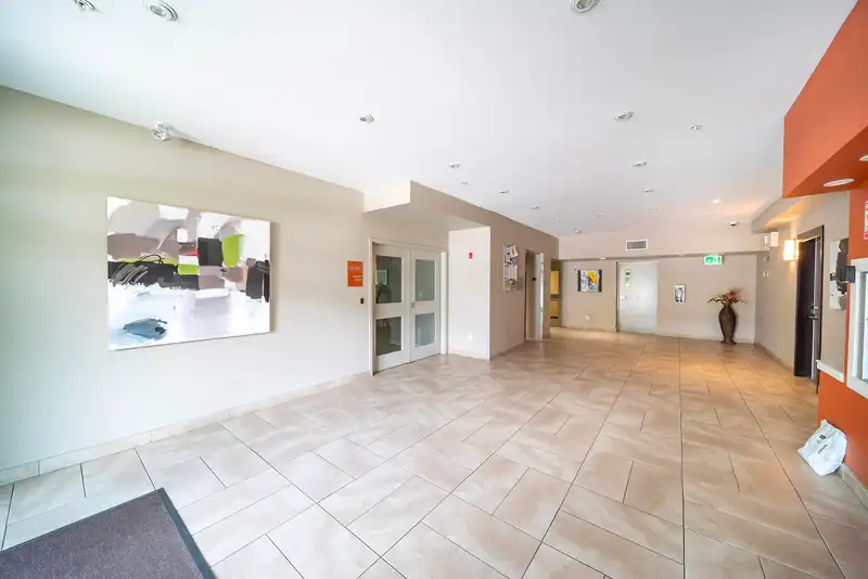 205 8733 160 STREET - photo 2 of 29