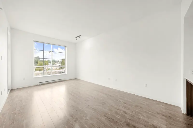 417 608 COMO LAKE AVENUE - photo 2 of 25