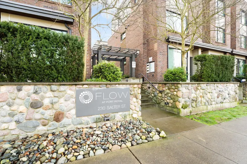 28 230 SALTER STREET - photo 3 of 25