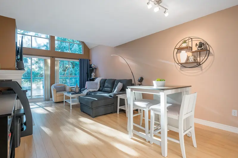 407 33280 E BOURQUIN CRESCENT - photo 1 of 25