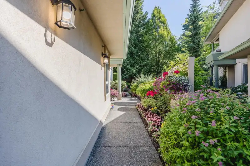 329 13888 70 AVENUE - photo 4 of 40