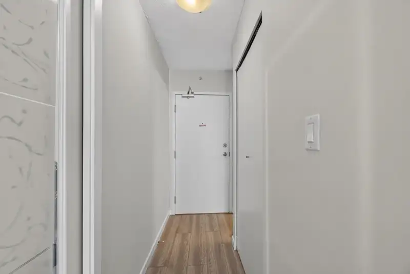 1903 13688 100 AVENUE - photo 2 of 11