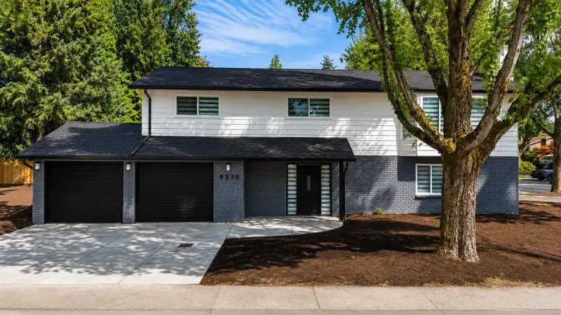 9270 149 STREET - photo 1 of 11