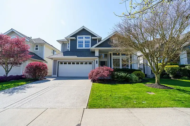 14518 58 AVENUE - photo 2 of 38