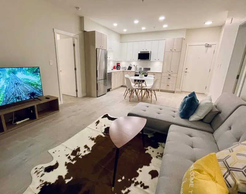 111 10838 WHALLEY BOULEVARD - photo 4 of 25