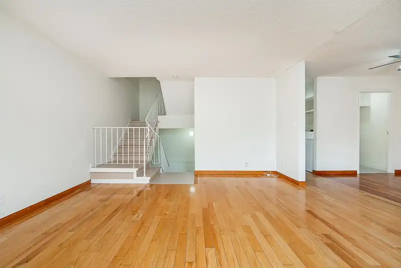 10570 HOLLY PARK LANE - photo 3 of 34