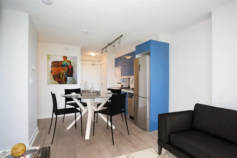 510 13380 108 AVENUE - photo 2 of 20