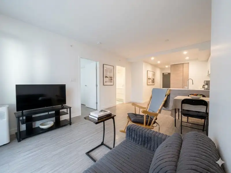 1308 13615 FRASER HIGHWAY - photo 3 of 15
