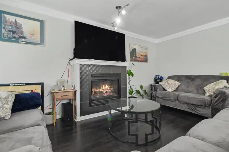 45 12711 64 AVENUE - photo 2 of 33