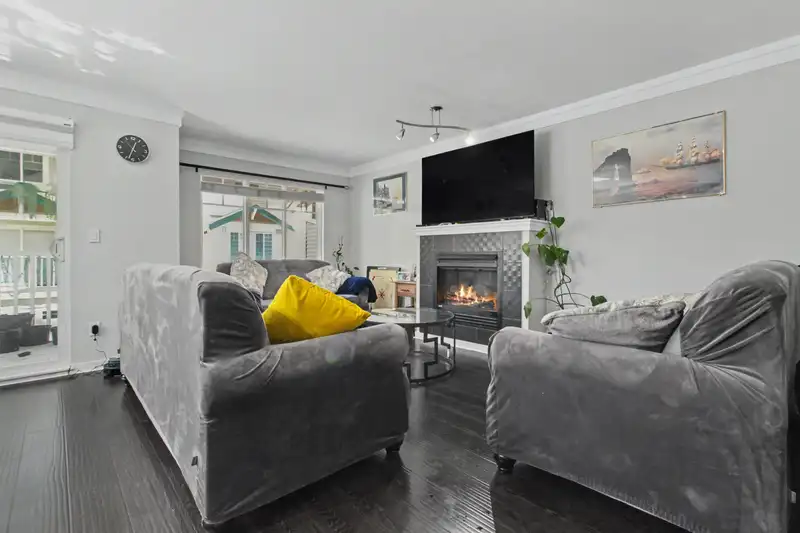 45 12711 64 AVENUE - photo 4 of 33
