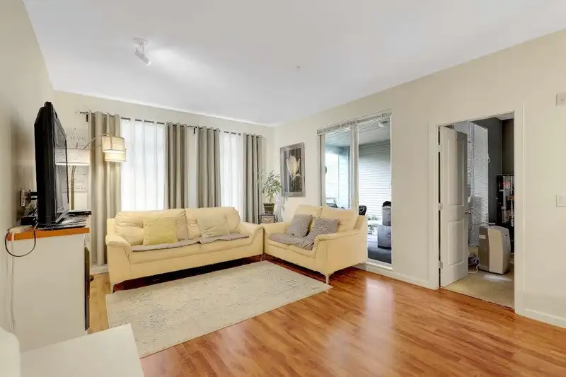 229 15380 102A AVENUE - photo 3 of 30