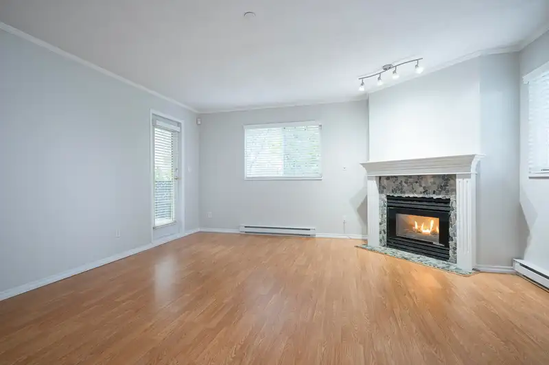 115 16137 83 AVENUE - photo 2 of 39