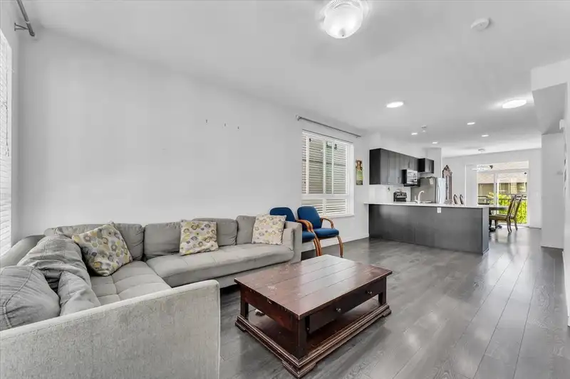 72 14555 68 AVENUE - photo 2 of 29