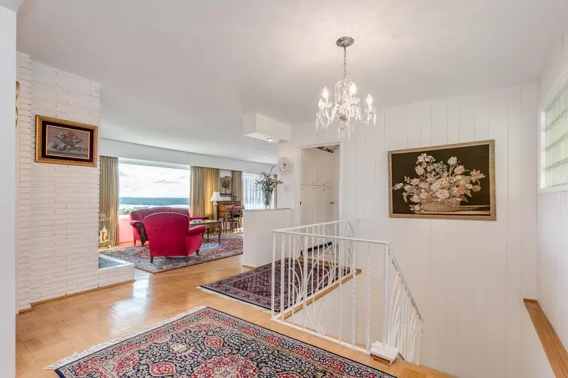 870 FARMLEIGH ROAD - photo 4 of 25