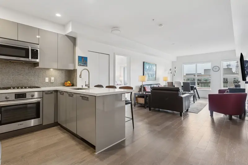 609 10177 RIVER DRIVE - photo 1 of 25