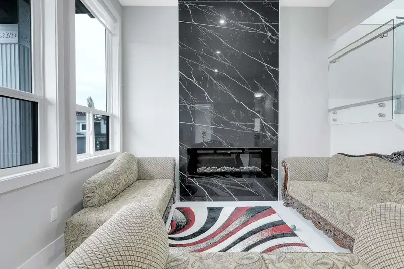 15016 62B AVENUE - photo 4 of 25