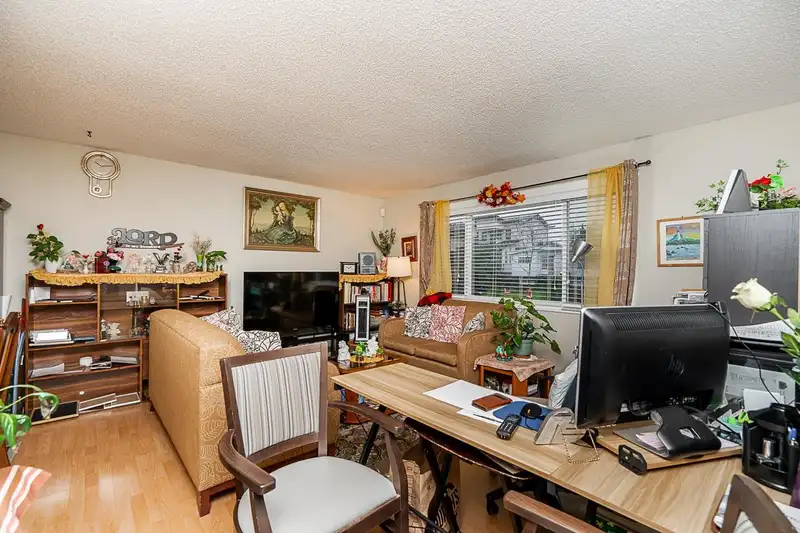15005 86 AVENUE - photo 2 of 30