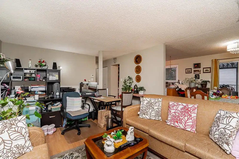 15005 86 AVENUE - photo 3 of 30