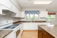 311 16068 83 AVENUE - thumbnail 9